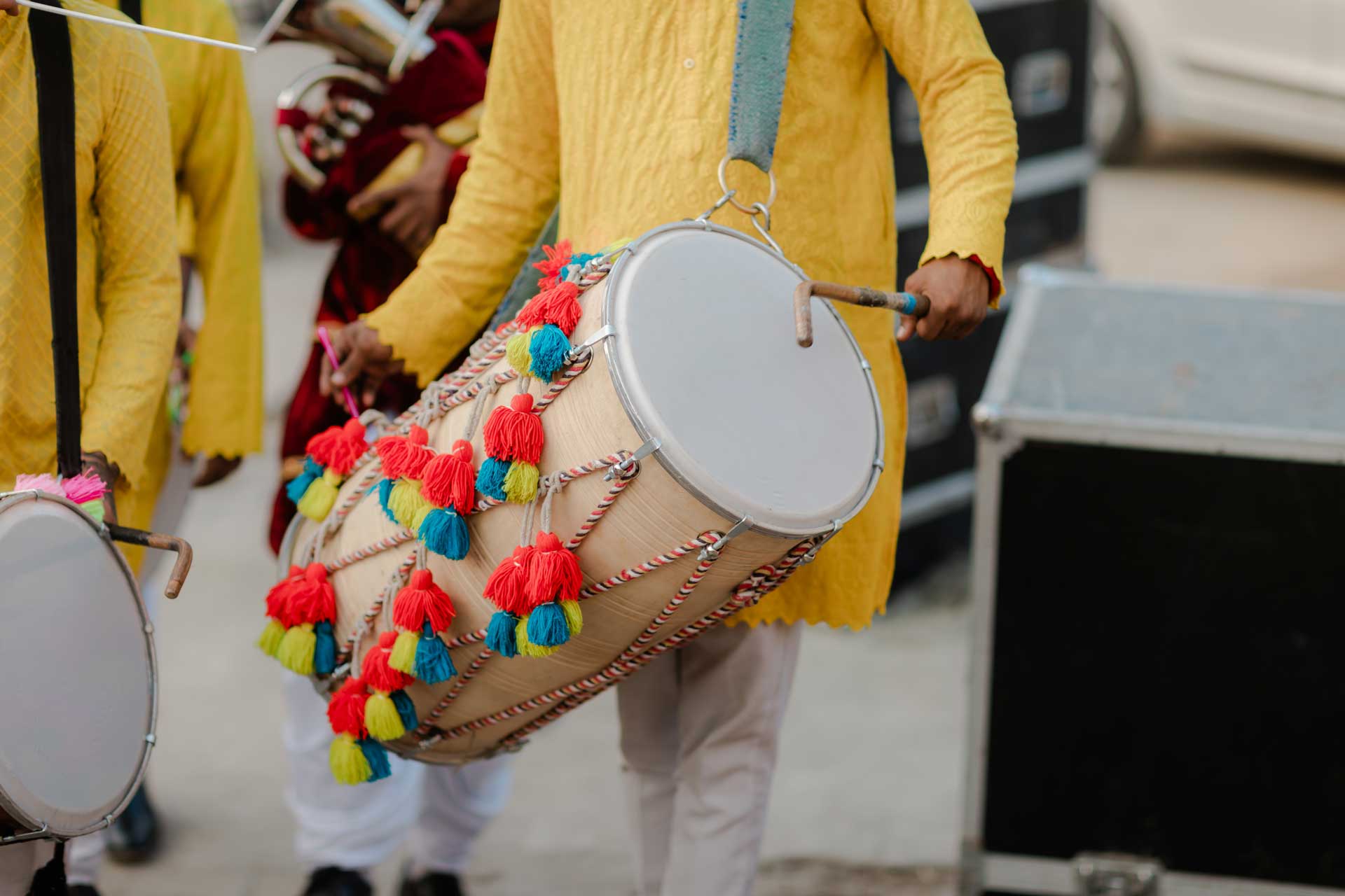 dhol players for hire