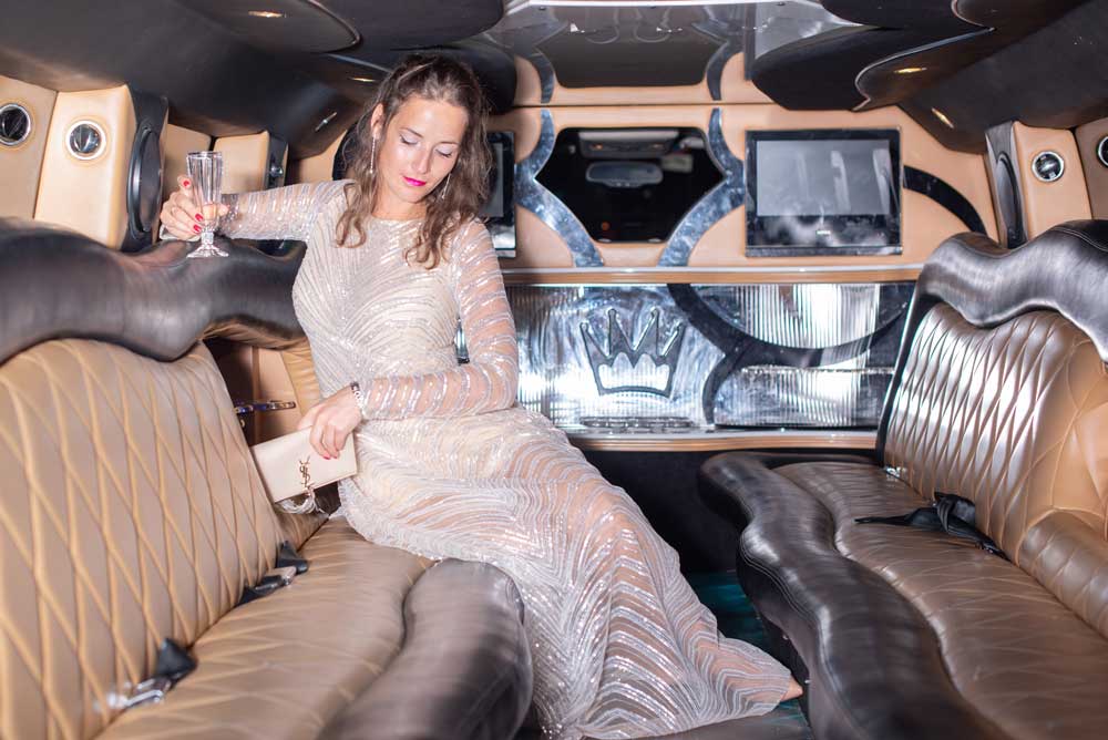 Top 10 Best Reasons to Hire a Limousine For Your Occasions